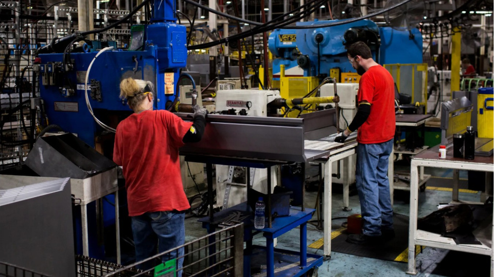 ABD'de imalat PMI beklentinin üzerinde gerçekleşti