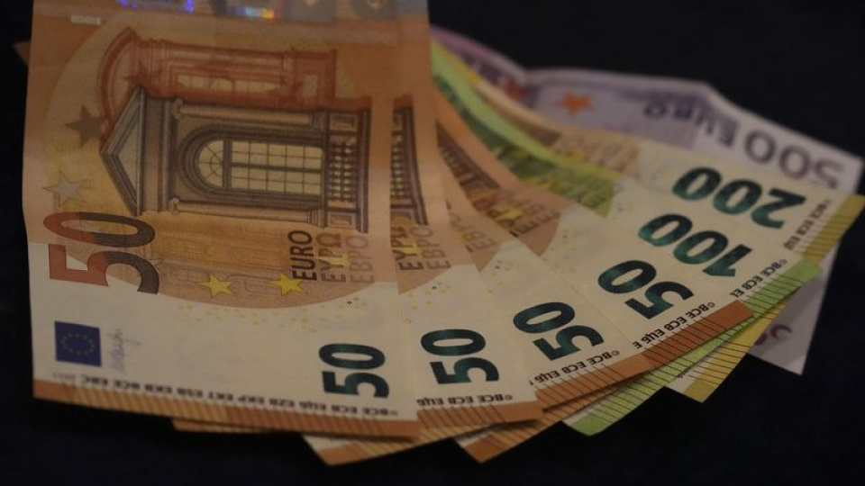 Hazine'den yurt içinde euro cinsi borçlanma