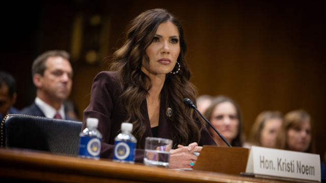 Trump, İç Güvenlik Bakanı'nın görevden ayrılacağını duyurdu