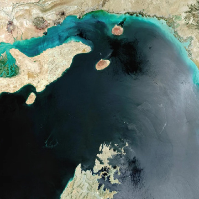 İran’dan Hürmüz Boğazı uyarısı: Petrol tankerleri çok dikkatli olmalı