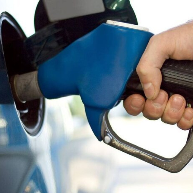 Eşel mobil sonrası benzin ve motorine yeni zam