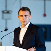 Macron: G7 petrol rezervlerini önümüzdeki günlerde piyasaya sürecek