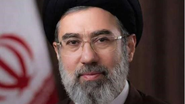 Hamaney'den ilk açıklama: Hürmüz Boğazı kapalı kalmalı