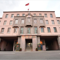 Üçüncü füze de hava sahasında vuruldu