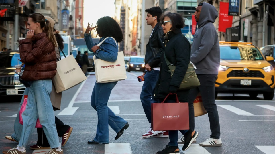 İran gerilimi ABD'de tüketici güvenini baskıladı