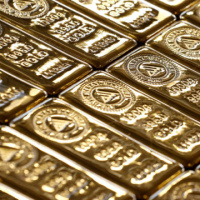 Altın 5 bin dolar etrafında dalgalanıyor