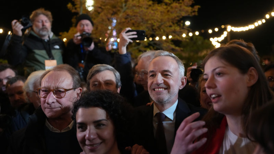 Fransa 'da en büyük üç kentte sol kazandı