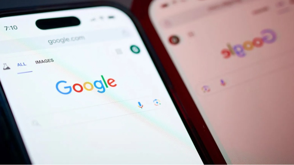 Google, AI destekli Search Live'ı küresel olarak kullanıma sundu