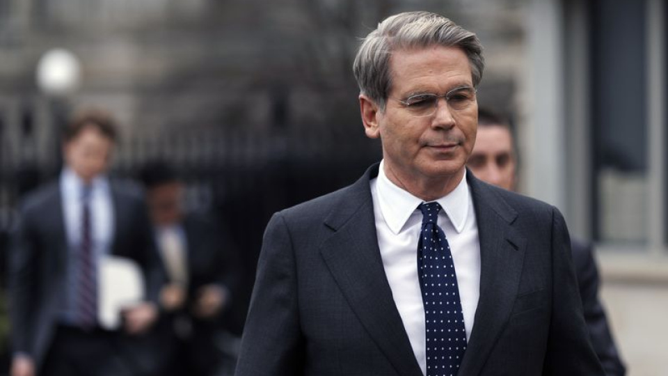 ABD Hazine Bakanı: Zamanla Hürmüz Boğazı'nın kontrolünü yeniden ele geçireceğiz