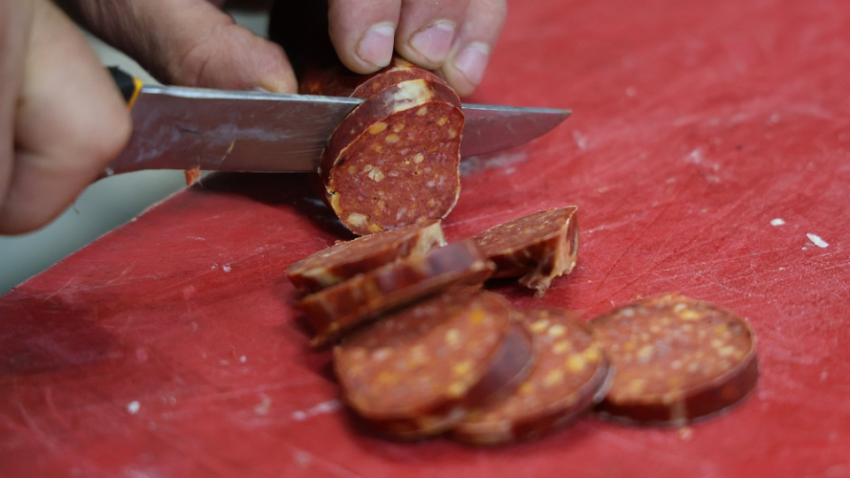 Uzmanından vatandaşa "ucuz sucuk" uyarısı