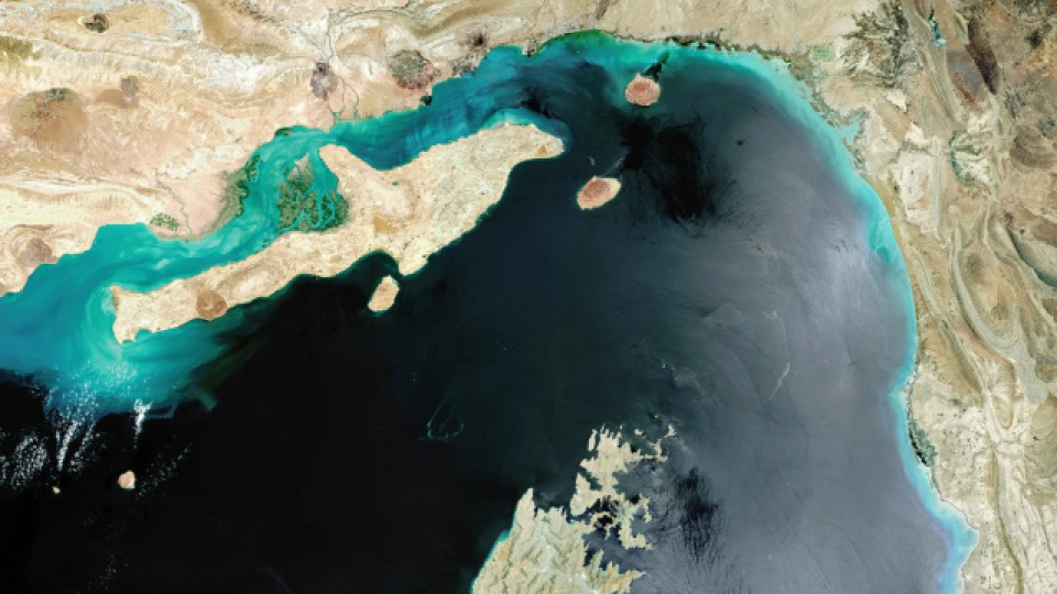 İran Meclisi'nden Hürmüz Boğazı'nda ücret uygulamasına ilişkin tasarı geçti