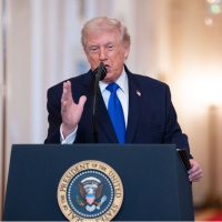 Trump, ağır saldırıların ardından İran’la savaşı bitireceklerini söyledi