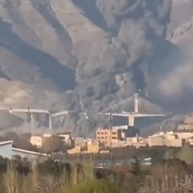 ABD, İran'ın stratejik köprüsünü hedef aldı