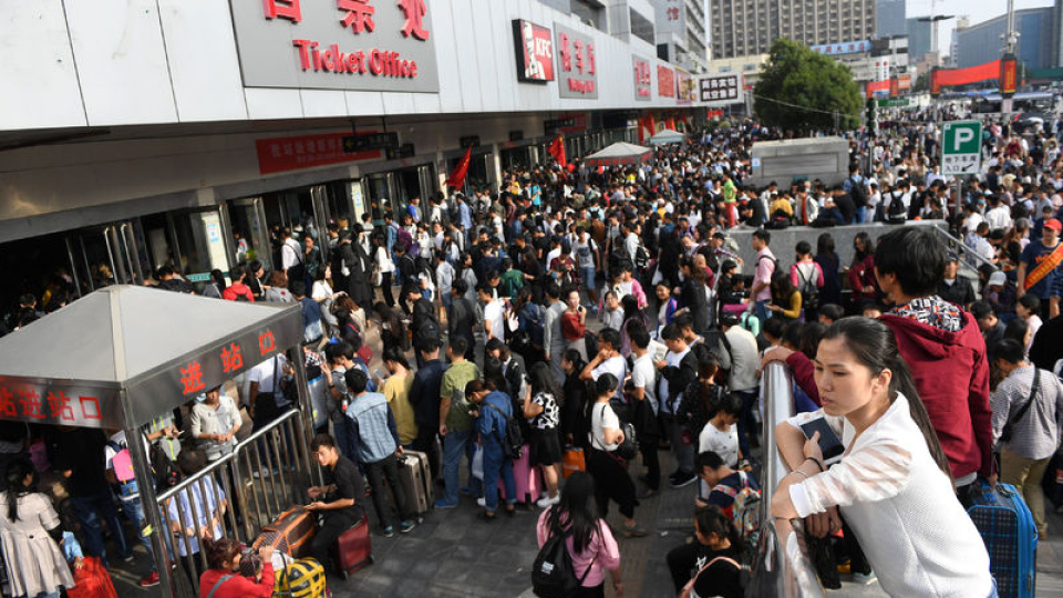 Çin'de hizmet sektörü tatilin getirdiği canlanmanın ardından yavaşladı