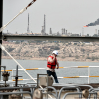 Hark Adası: Petrolü değil korkuyu akıtıyor