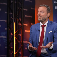 AMB yetkilisine göre savaş sürerse birkaç faiz artırımı olabilir