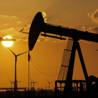 ABD, Hürmüz riskiyle petrol fiyatı tahminini yükseltti