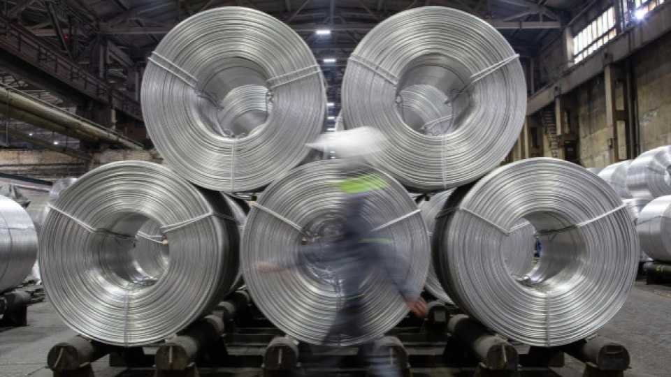 İran basını: Alüminyum ve petrokimya tesisi saldırıya uğradı