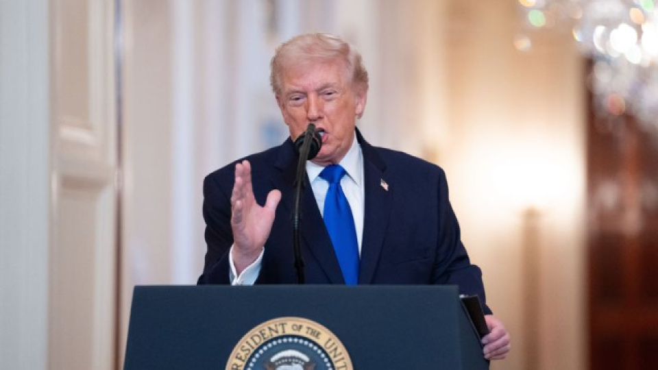 Trump’tan yeni ticaret hamlesi: İran’a silah sağlayan ülkelere gümrük vergisi