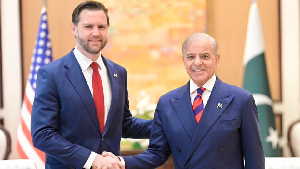 Vance ve Şerif, İran görüşmeleri öncesinde bir araya geldi