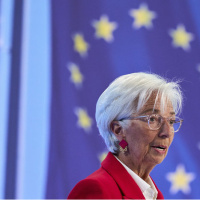 Lagarde: Ekonomi, AMB'nin baz senaryosu ile olumsuz senaryosu arasında