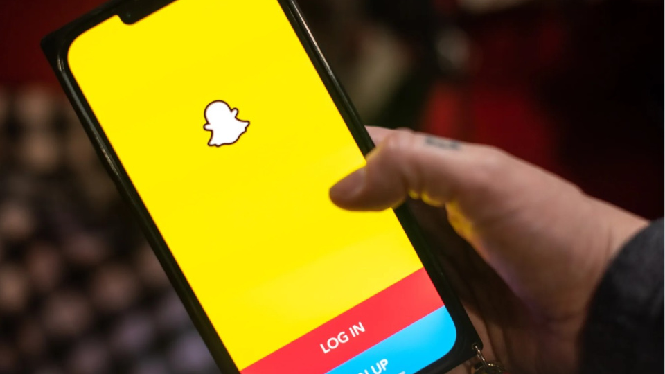 Snap çalışanlarının yüzde 16'sını işten çıkaracak