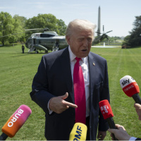 Ara seçim stresi artan Trump ekonomiye yöneliyor