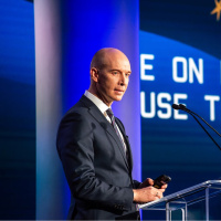 “AMB acele etmeden tetikte olmalı”