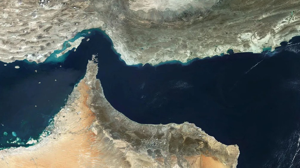 Yunan süpertanker de Hürmüz'den geçti