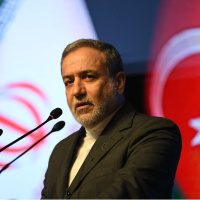 Arakçi: Ateşkes boyunca Hürmüz Boğazı ticari geçişlere açık