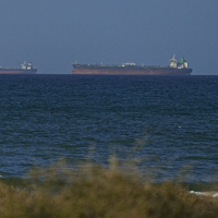 Hürmüz'de gerilim: Ateş açıldı