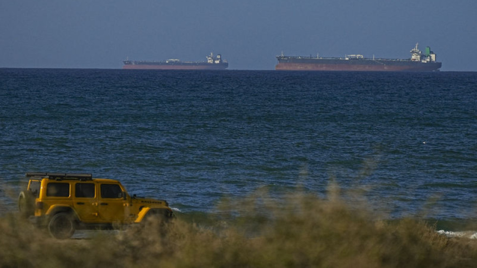 Hürmüz'de gerilim: Ateş açıldı