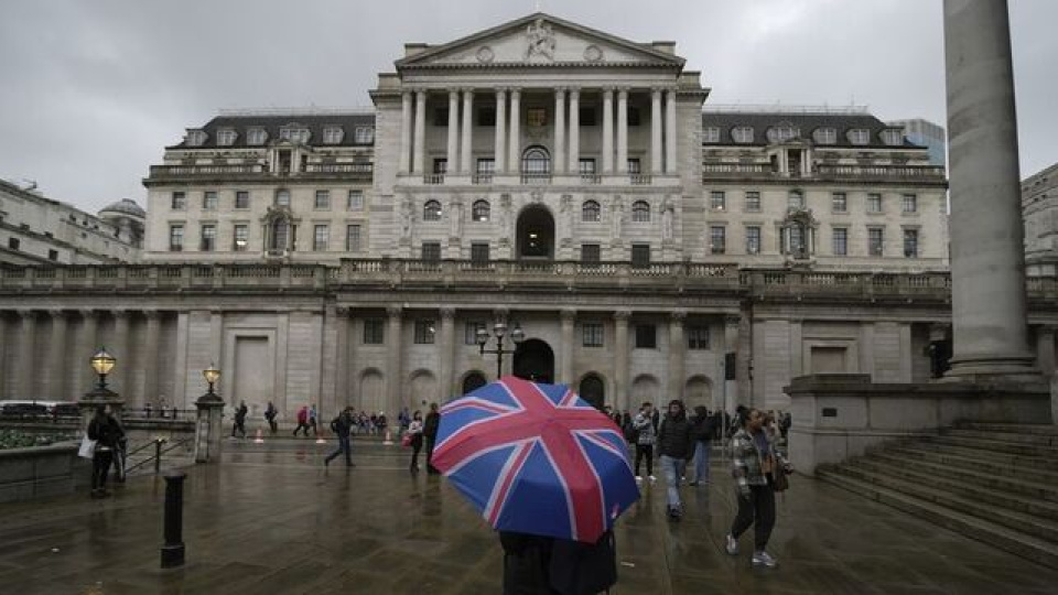 İngiltere'de işsizlik yüzde 4,9'a geriledi