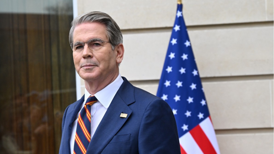 Bessent: İran ve Rusya'ya yönelik petrol muafiyeti uzatıldı