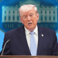 Trump'tan İran'a: Teslim olmak zorundalar