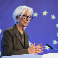 Lagarde: Enflasyonda risk yukarı, büyümede aşağı yönlü
