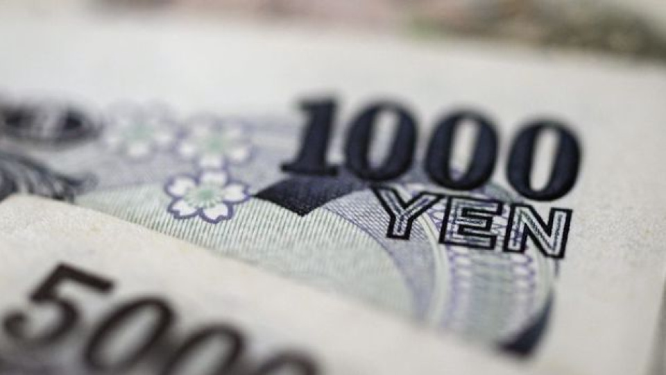Yen müdahale sonrası kazançlarını geri verdi