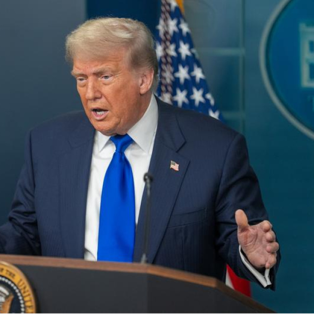 Trump: Üç muhrip gemi de hasar görmedi ancak İranlı saldırganlara büyük zarar verildi