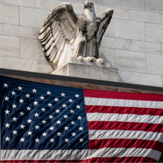 Fed tutanakları: Enflasyon riskleri faiz artırımını masaya taşıdı