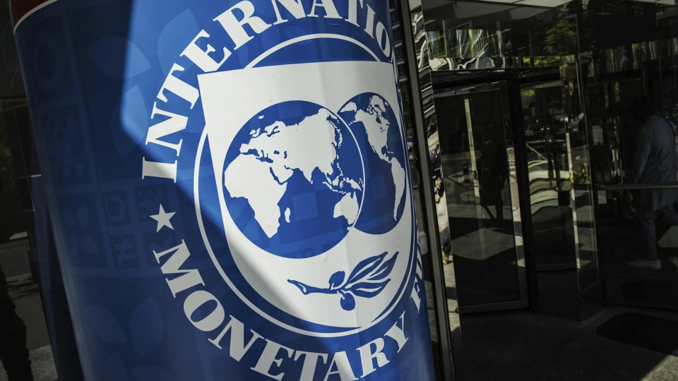 IMF, Fransa büyüme tahminini düşürdü