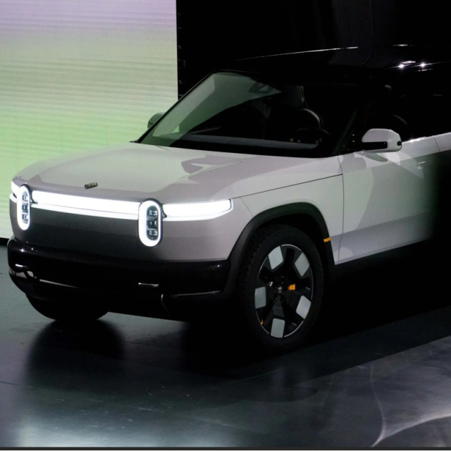 Rivian, ilk R2 SUV'un teslimatlarına başladı
