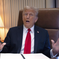 Trump'tan İran'a yeni tehdit: Bedelini ödeyecekler