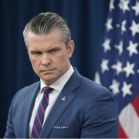 Hegseth: Bu gece İran'ın stratejik tesislerini bombalayacağız