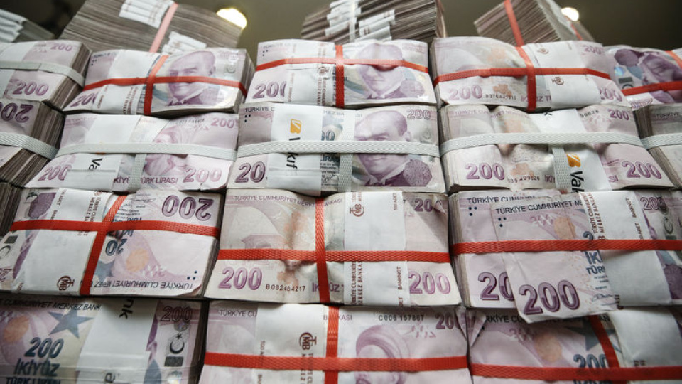 Hazine iki ihaleyle 104,1 milyar lira borçlandı