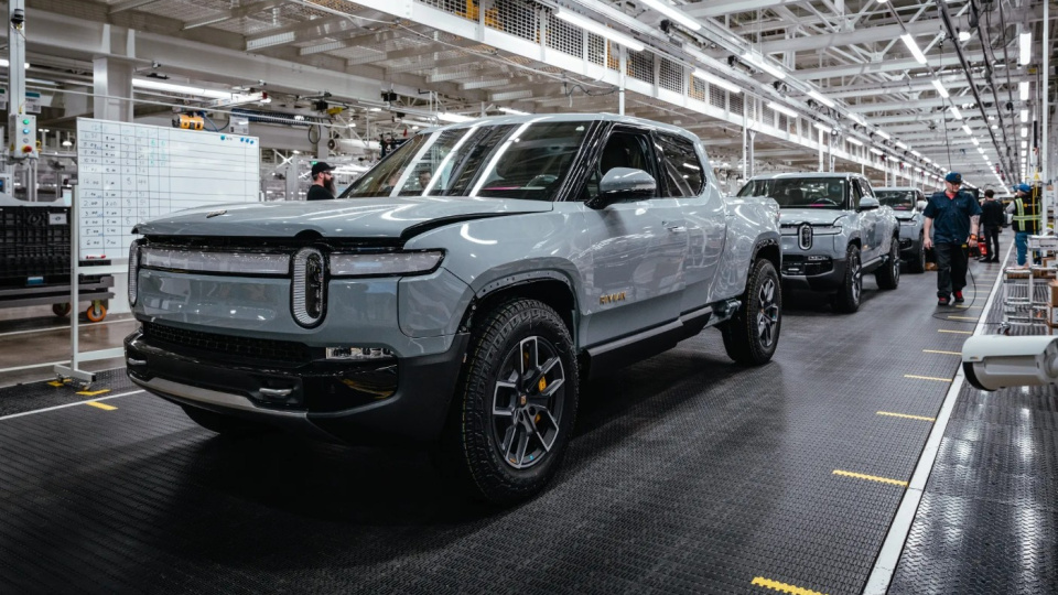 Rivian, yüzlerce çalışanıyla yollarını ayırıyor