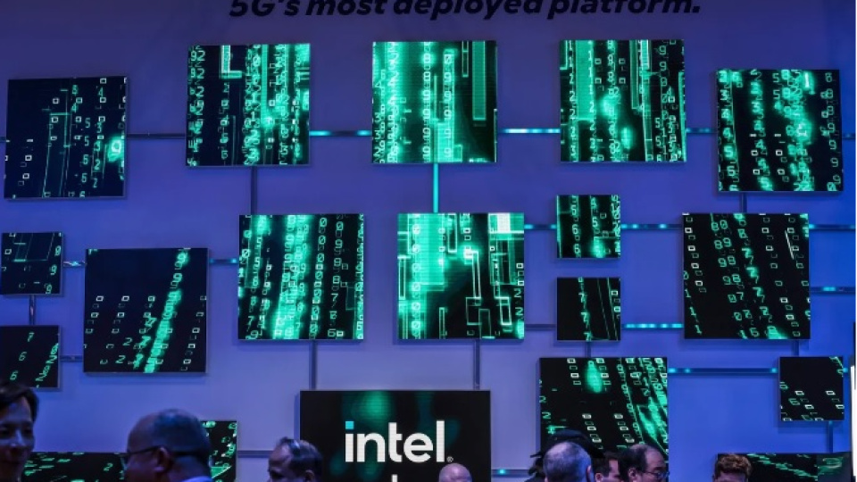 Trump: Apple, çip tasarımı ve üretimi için Intel'le çalışacak