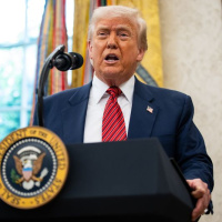 Trump, İran'a 300 milyar dolarlık ödeme iddialarını yalanladı