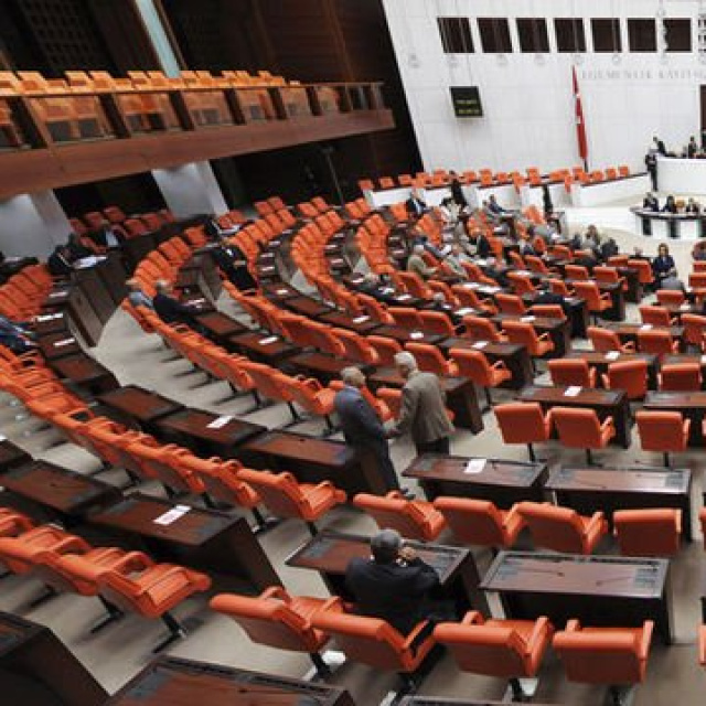 12. Yargı Paketi, TBMM Adalet Komisyonunda kabul edildi