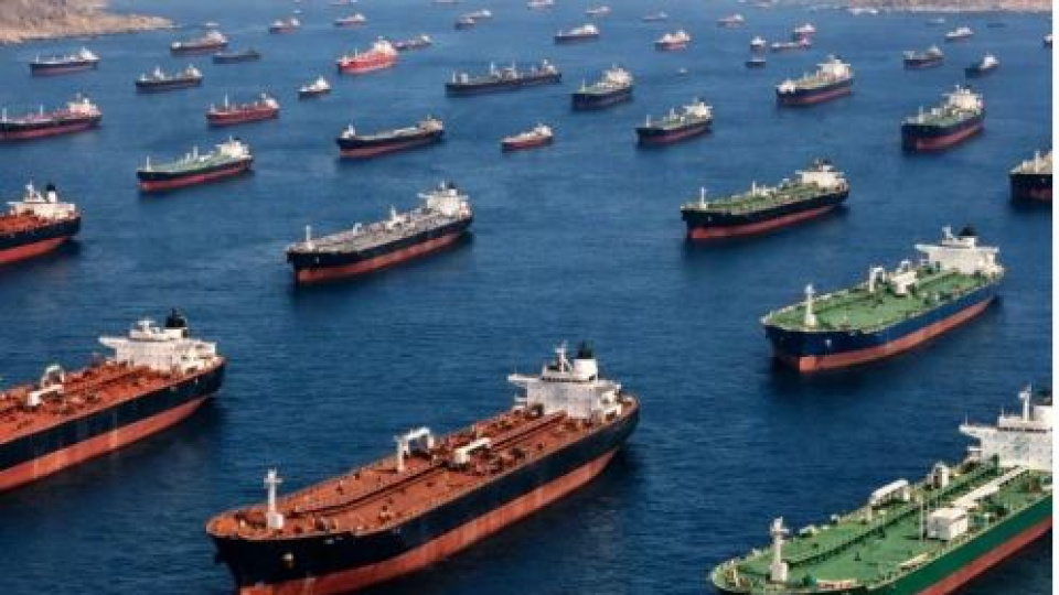 Hürmüz Boğazı'nda günlük gemi geçişi zirve yaptı