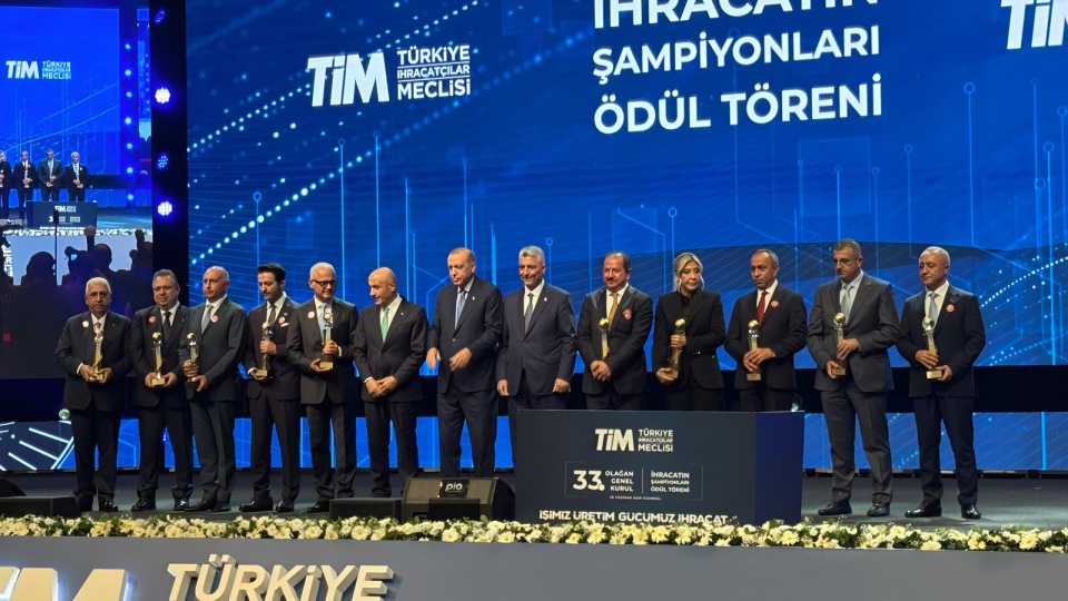 Kuyumculuk sektörü ihracat şampiyonu Ahlatcı oldu